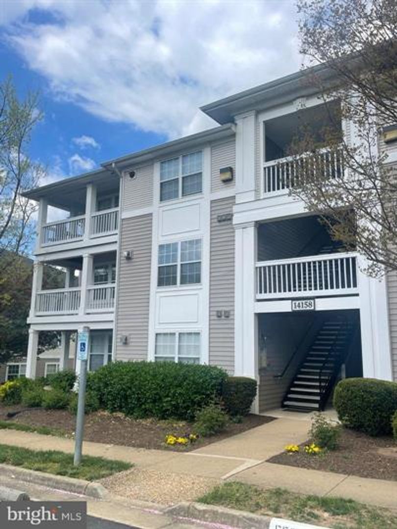 Woodbridge Condo: 14158 Cuddy Loop