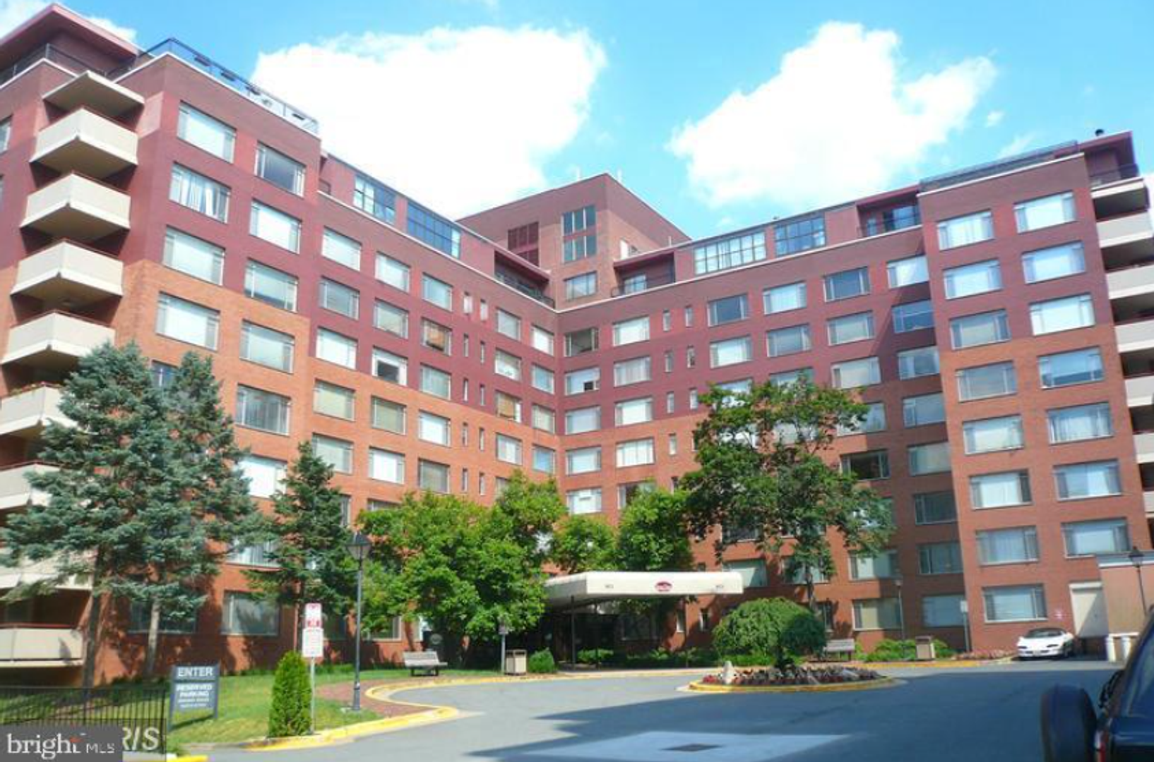 Arlington Condo: 1021 Arlington BLVD.