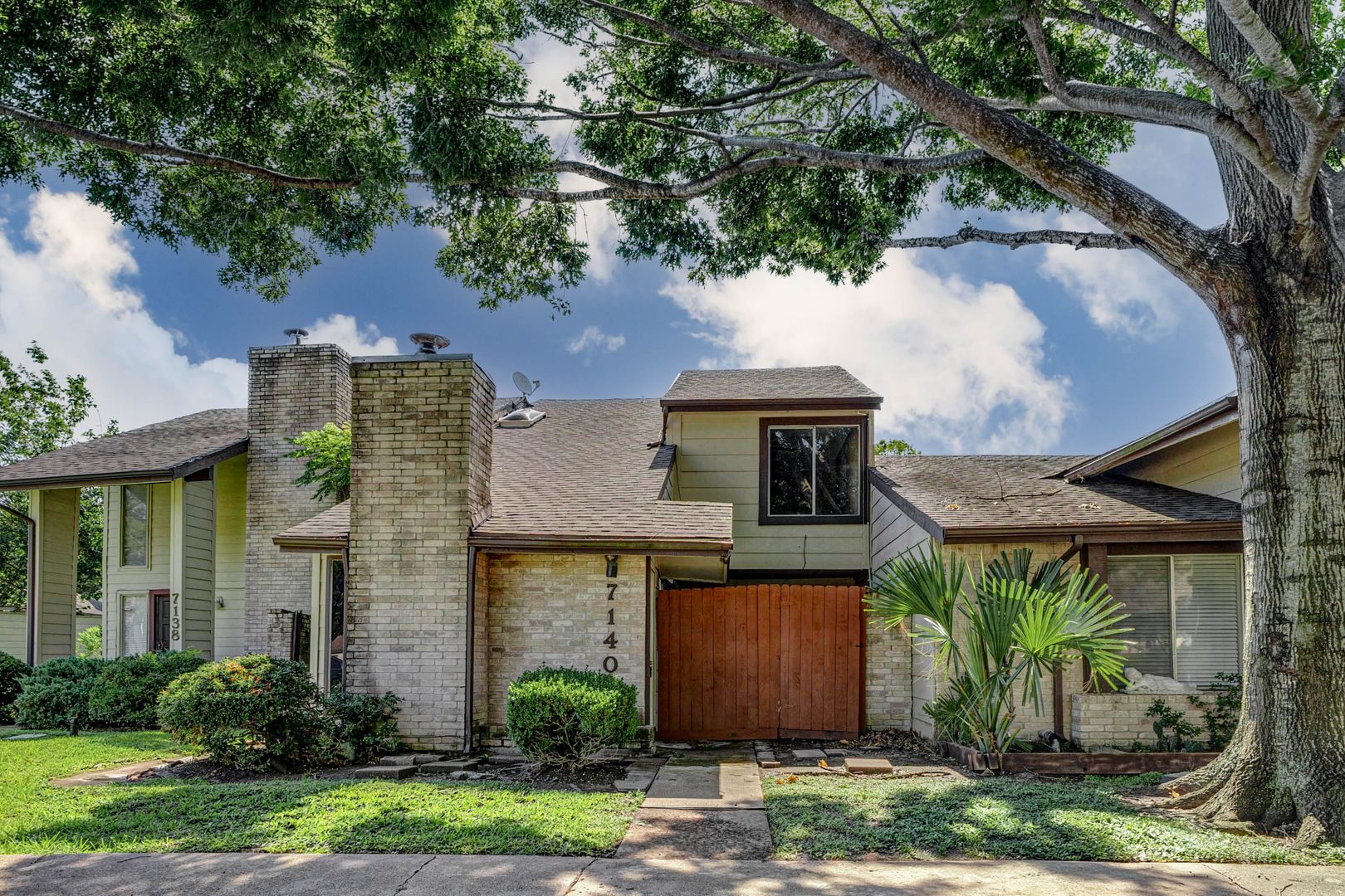 Houston House: 7140 S Dairy Ashford Rd