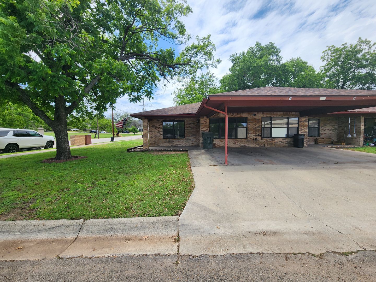 Lampasas Apartment: 306 S Walnut