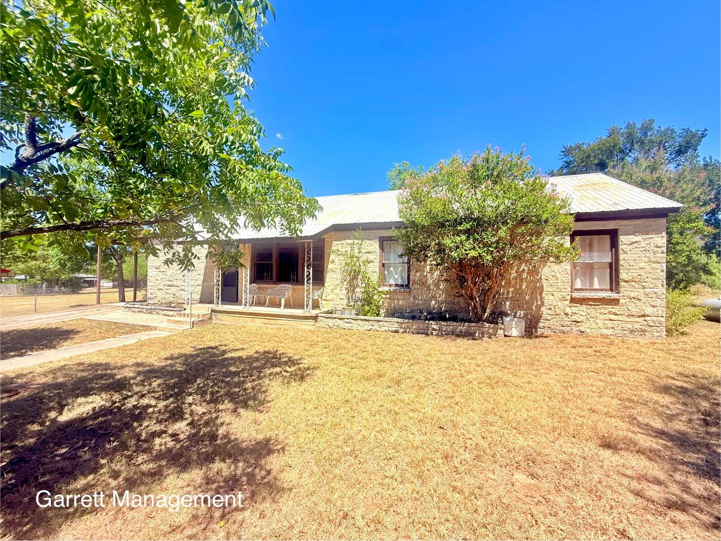 Lampasas House: 1217 Barnes