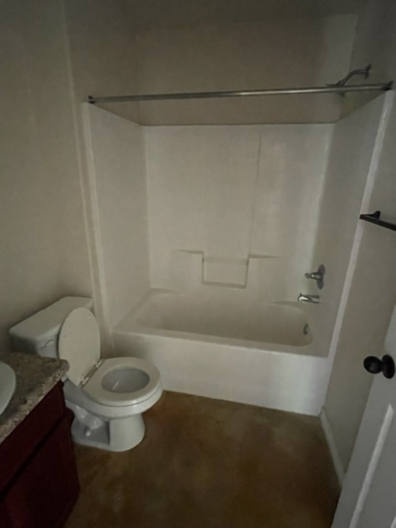 Lampasas Apartment: 1013 Mill St