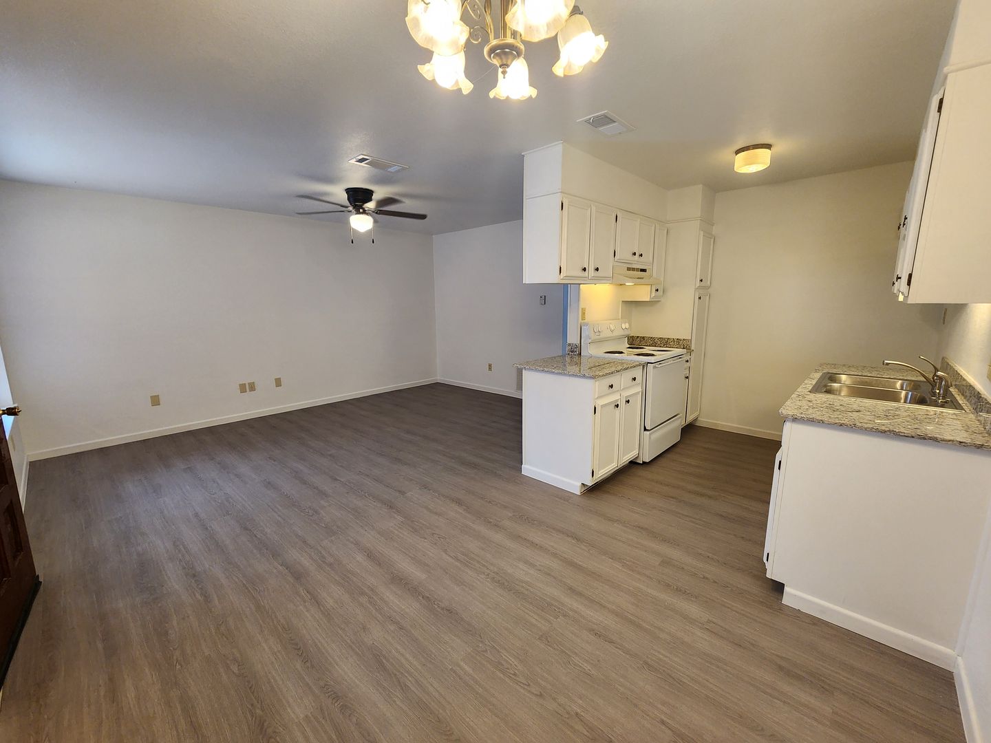 Lampasas Apartment: 501 South Walnut Street