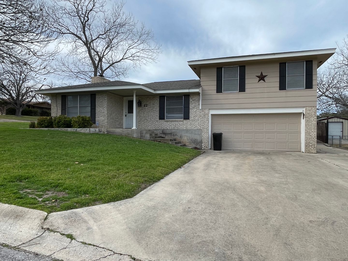 Lampasas House: 12 Caprice Ln