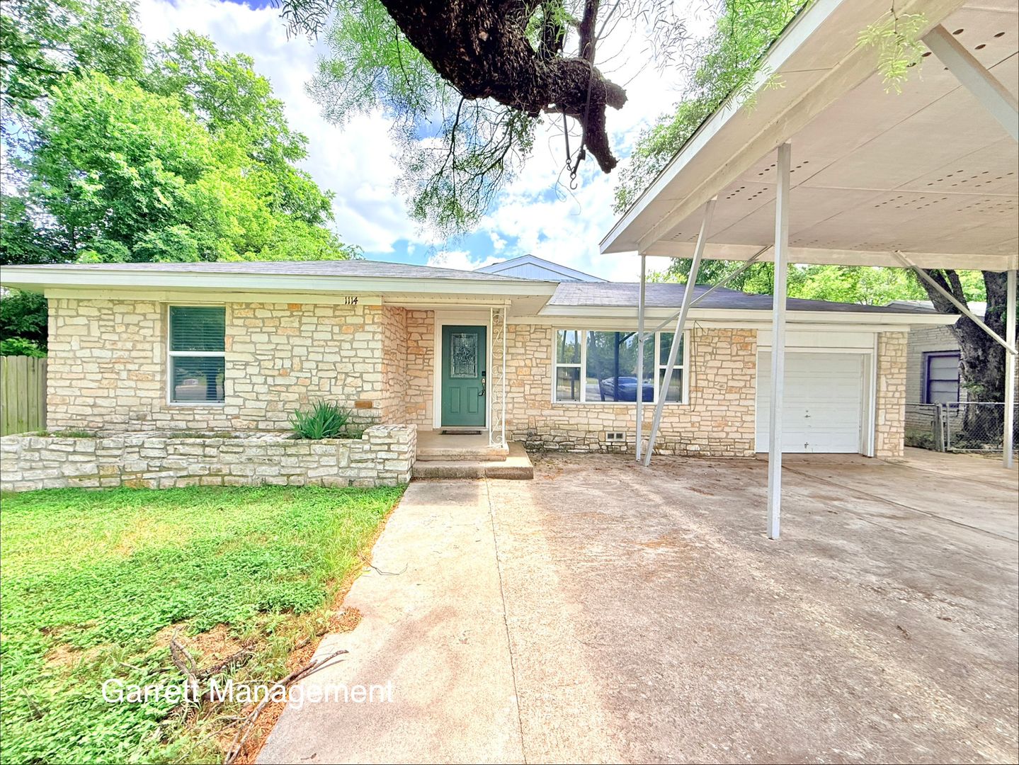 Lampasas House: 1114 Nix Rd