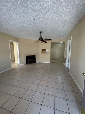 751 Hammond Manor, Apt. C – photo 1