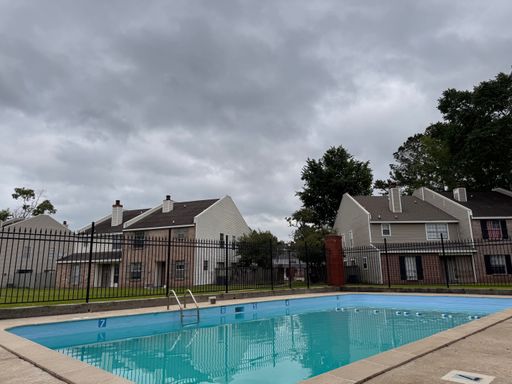 2 bed 1.5 bath townhouse! – photo 1