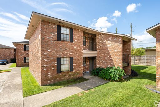 3 bedroom off Airline Hwy! – photo 1