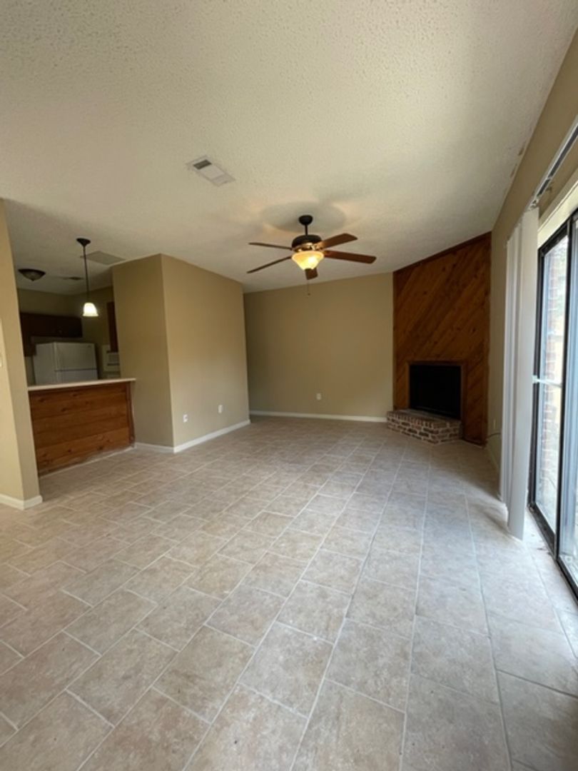 Baton Rouge Townhome: Kenner Ave