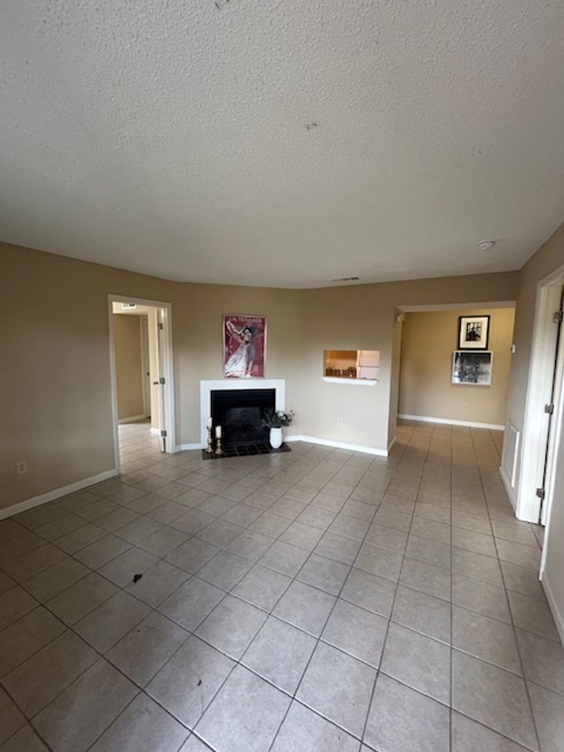 Baton Rouge Apartment: 843 Hammond Manor