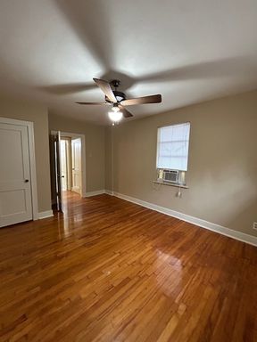 1 bedroom off S. Acadian! – photo 1