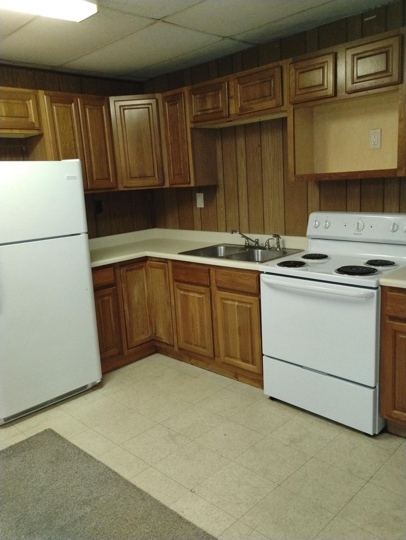 Buckhannon Apartment: 34 E Main St.