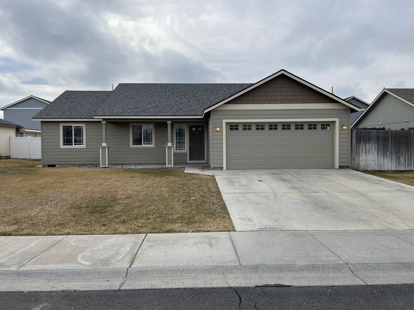 Ephrata House: 806 5th Ave