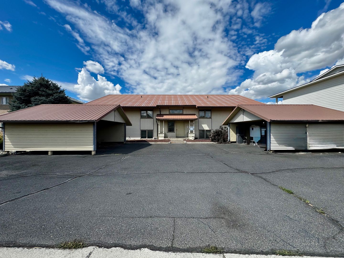 Moses Lake Apartment: 1334 Division