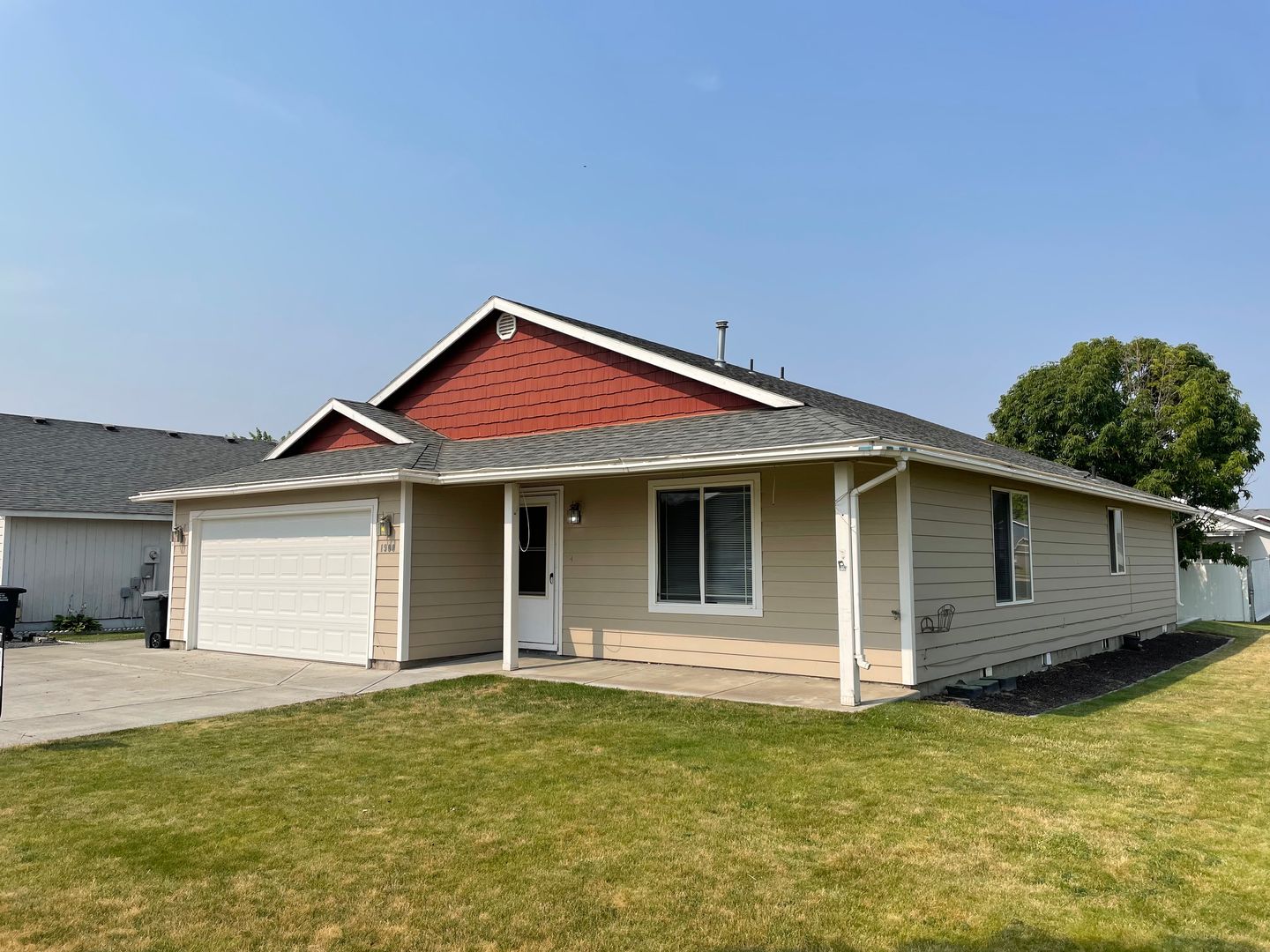 Moses Lake House: 1900 Leanne Avenue