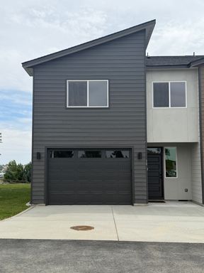 !! LIMITED TIME MOVE-IN SPECIAL!! - First Full and Last Full Month Free Rent with A 12 Month Lease! – photo 1