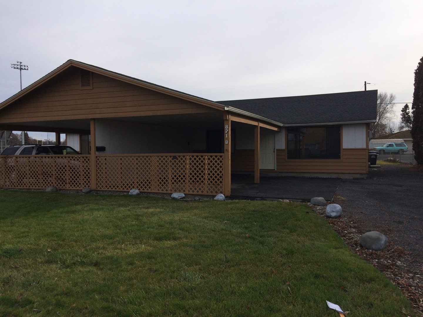 Moses Lake House: 821 W 4th Unit B