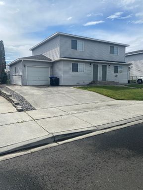 2 Bedroom, 2 Bath Duplex – photo 1