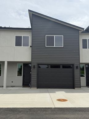 Reduced Rent! New Construction Condo Now $2,400/mo!! – photo 1