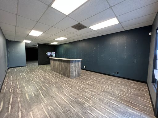 Open Concept Retail Space! – photo 1