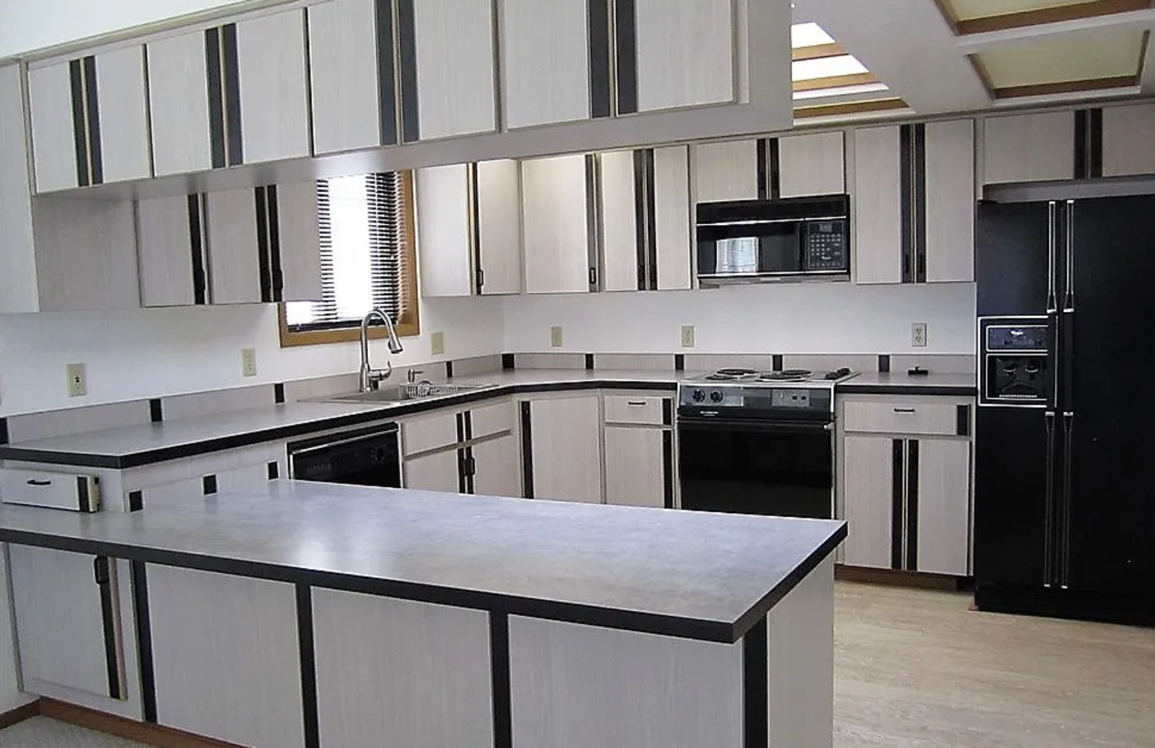 1104 S Jefferson Ave , Moses Lake, WA 98837