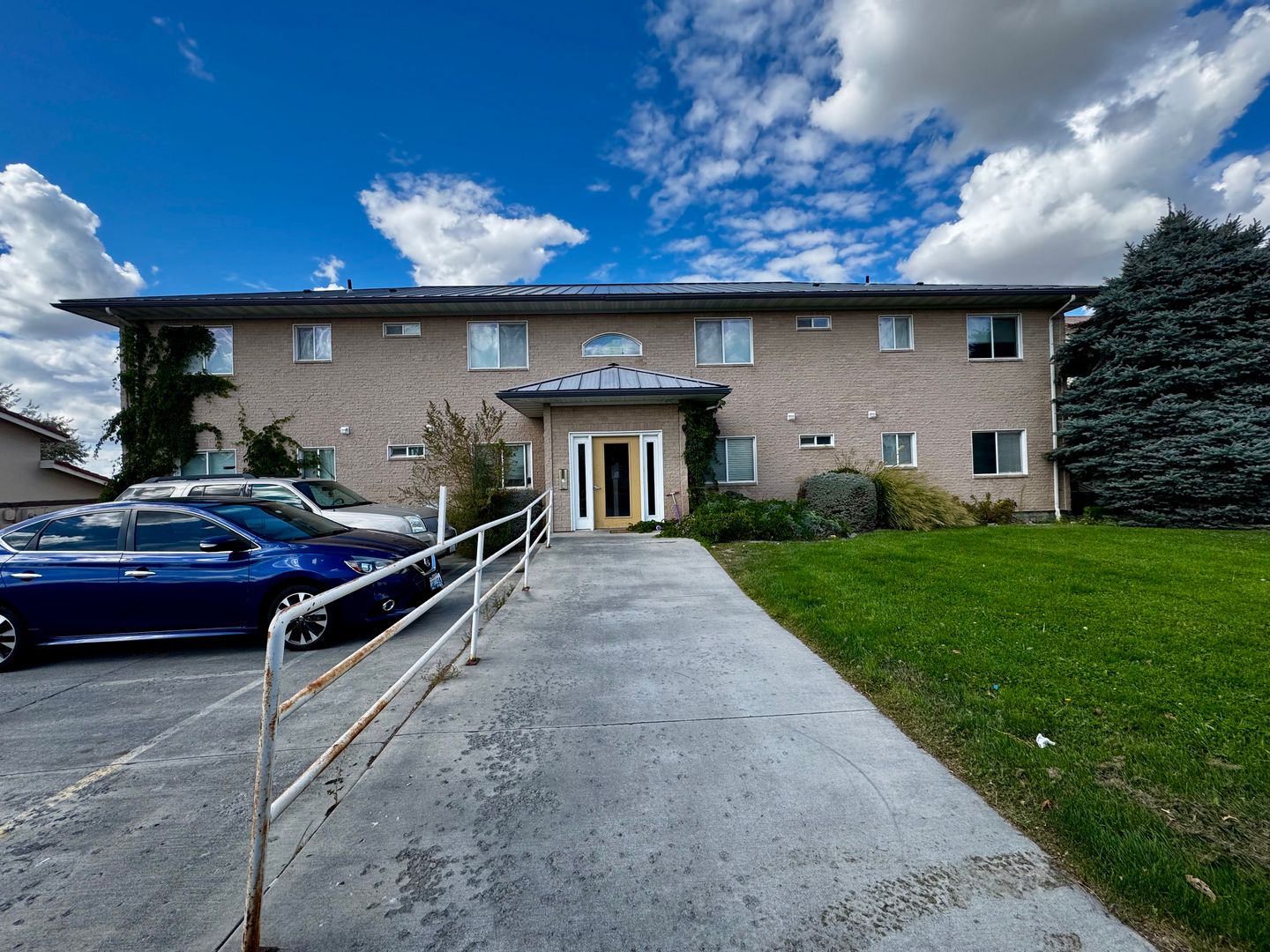 Moses Lake Apartment: 1342 Division