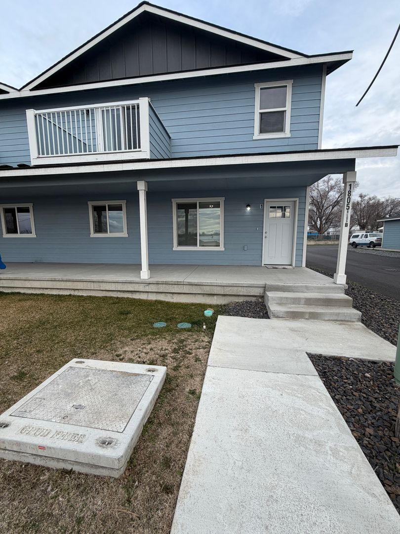 Moses Lake Apartment: 1805 W Marina Dr