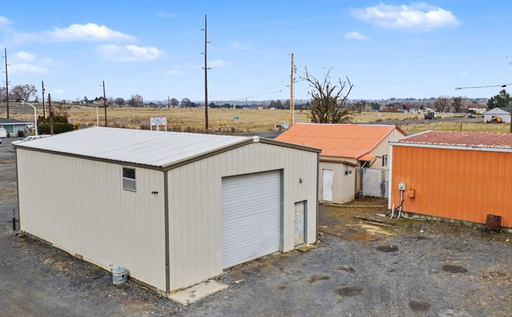 Shop Space for Lease on Stratford Road! – photo 1
