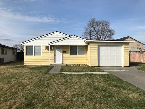4 Bed 1.5 Bath Rental at 1018 W Oregon St, Moses Lake, WA – photo 1