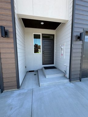 !! LIMITED TIME MOVE-IN SPECIAL!! - First Full and Last Full Month Free Rent with A 12 Month Lease! – photo 1