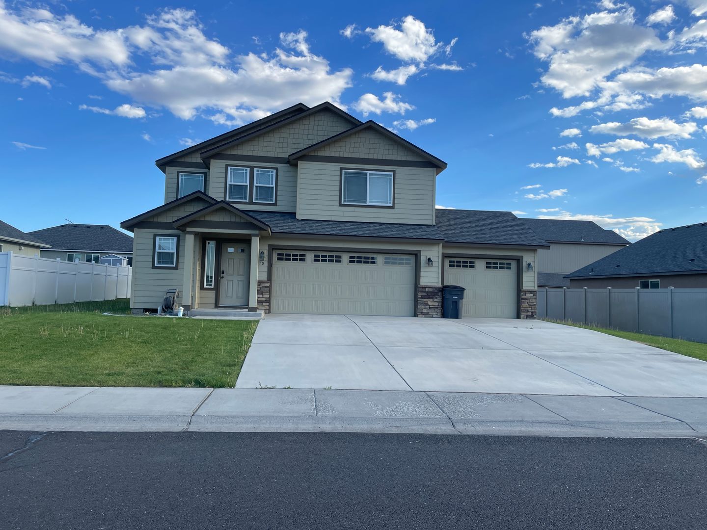 Ephrata House: 710 7th Ave. N.E.