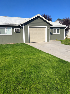 3 Bedroom 2 bathroom, Updated Duplex in. Ephrata – photo 1