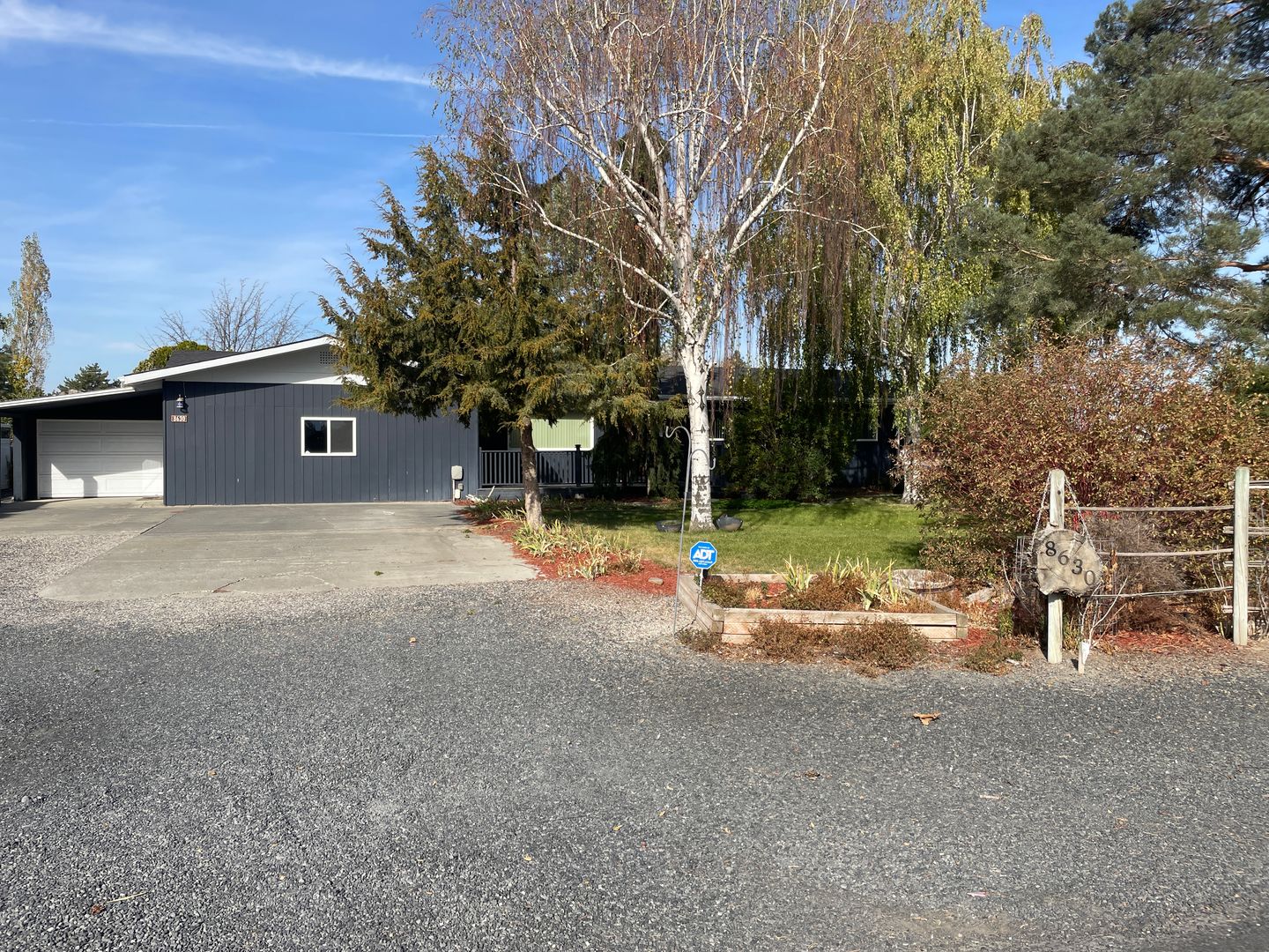 Moses Lake House: 8630 Hillcrest Dr NE