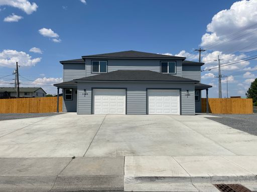 Newer Duplex Located Close to Highway 17! W/S/G Included! – photo 1