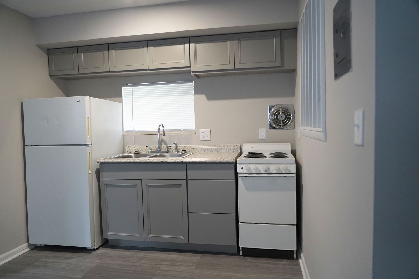 Cincinnati Apartment: 3033 Clifton Avenue