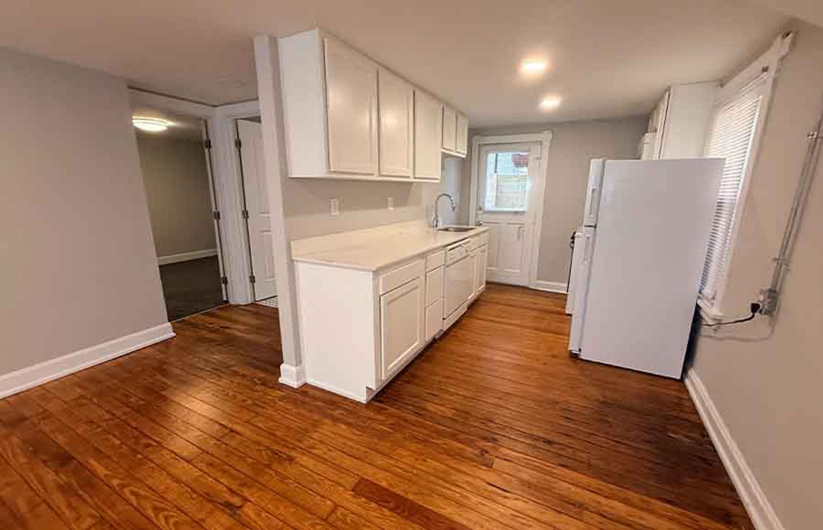 Cincinnati Apartment: 3404 Whitfield Avenue