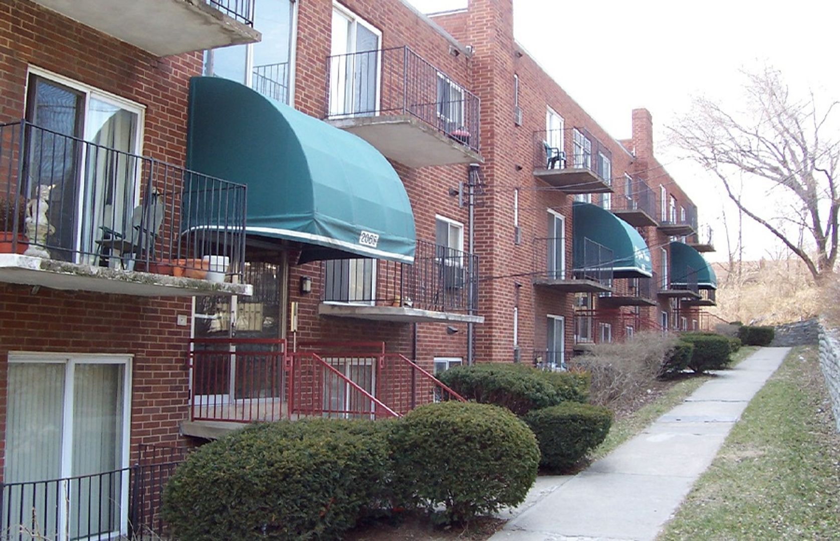 Cincinnati Apartment: 2065 Clifton Avenue