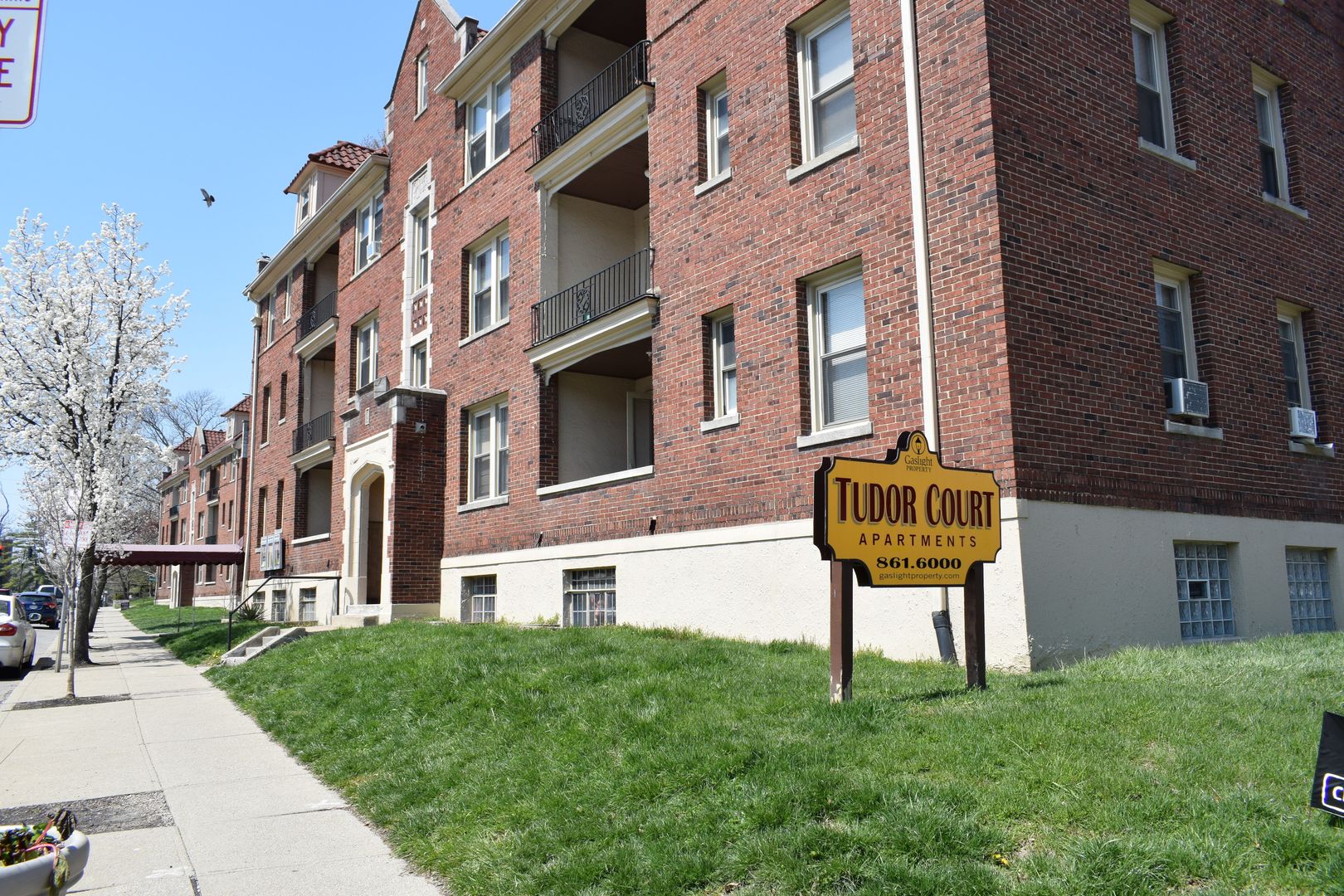 Cincinnati Apartment: 3404 Whitfield Avenue