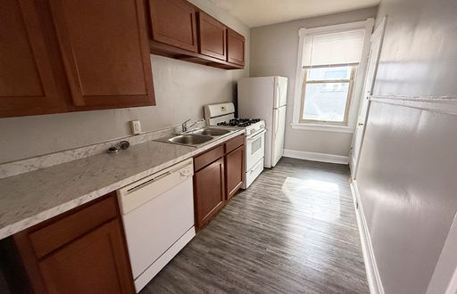 418 Ludlow Avenue #21 – photo 1