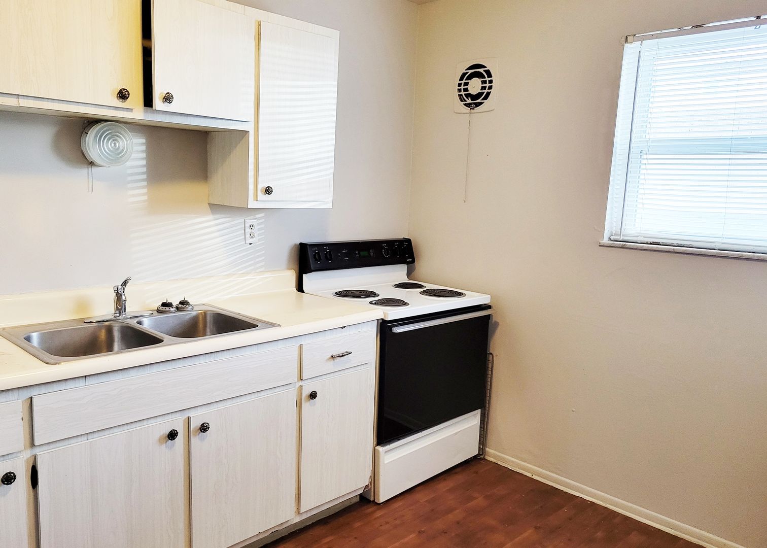 Cincinnati Apartment: 830 Beecher Street