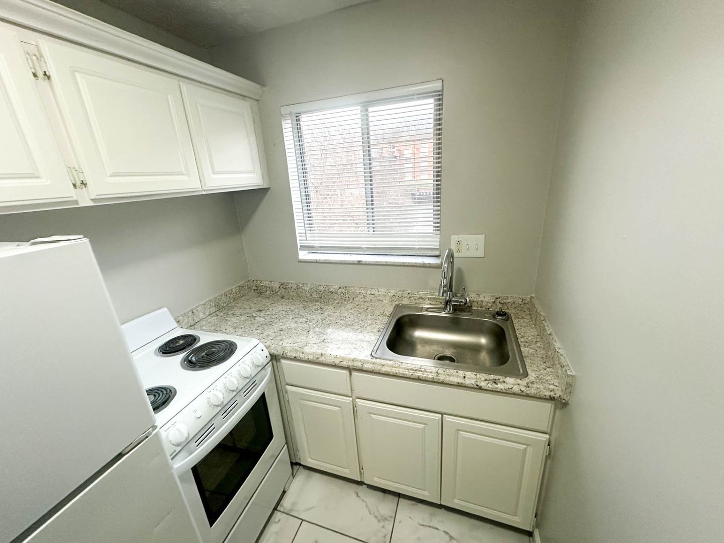 Cincinnati Apartment: 714 Clifton Colony Dr