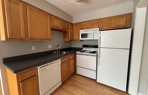 559 Lowell Avenue #9 – photo 1