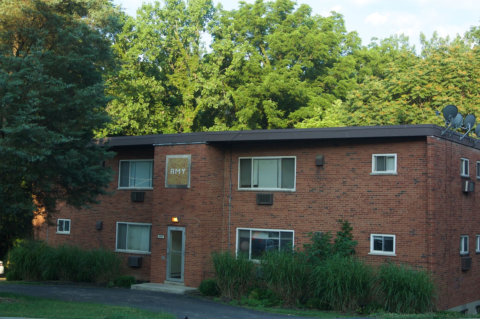 Cincinnati Apartment: 3233 Whitfield Avenue