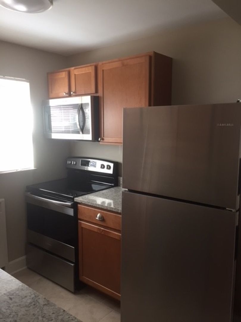 Cincinnati Apartment: 2702 Edroy Court