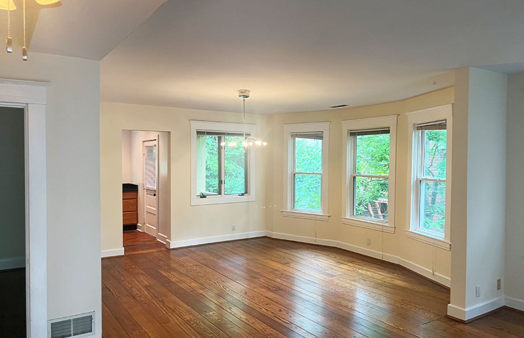 Cincinnati Apartment: 3436 Lyleburn Place