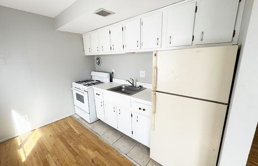 866 Beecher Street C2 – photo 1