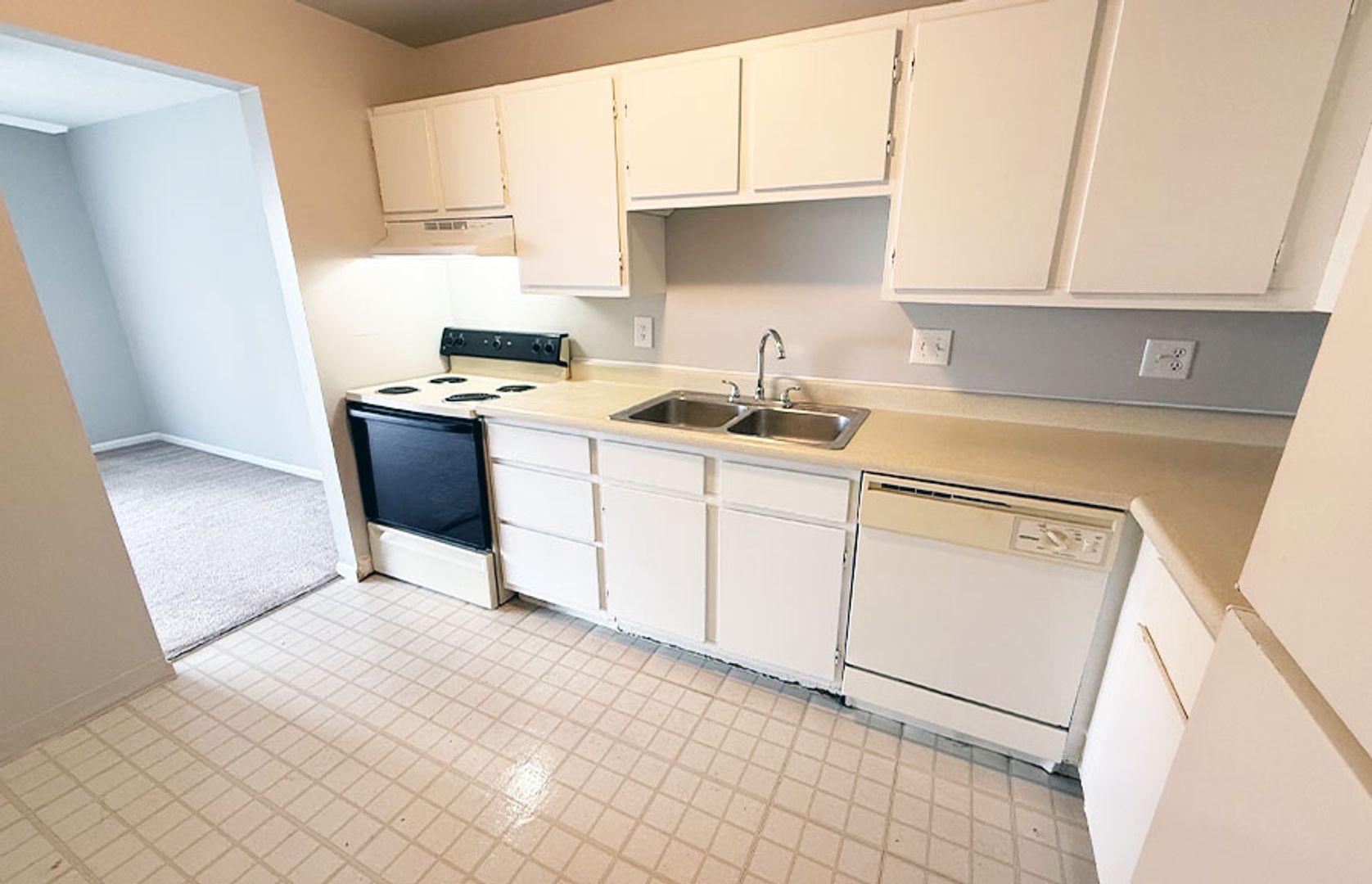 Cincinnati Apartment: 1600 Thompson Heights