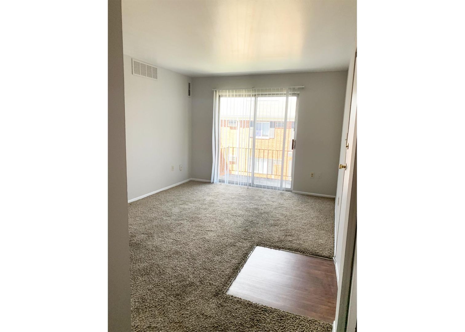 Cincinnati Apartment: 830 Beecher Street