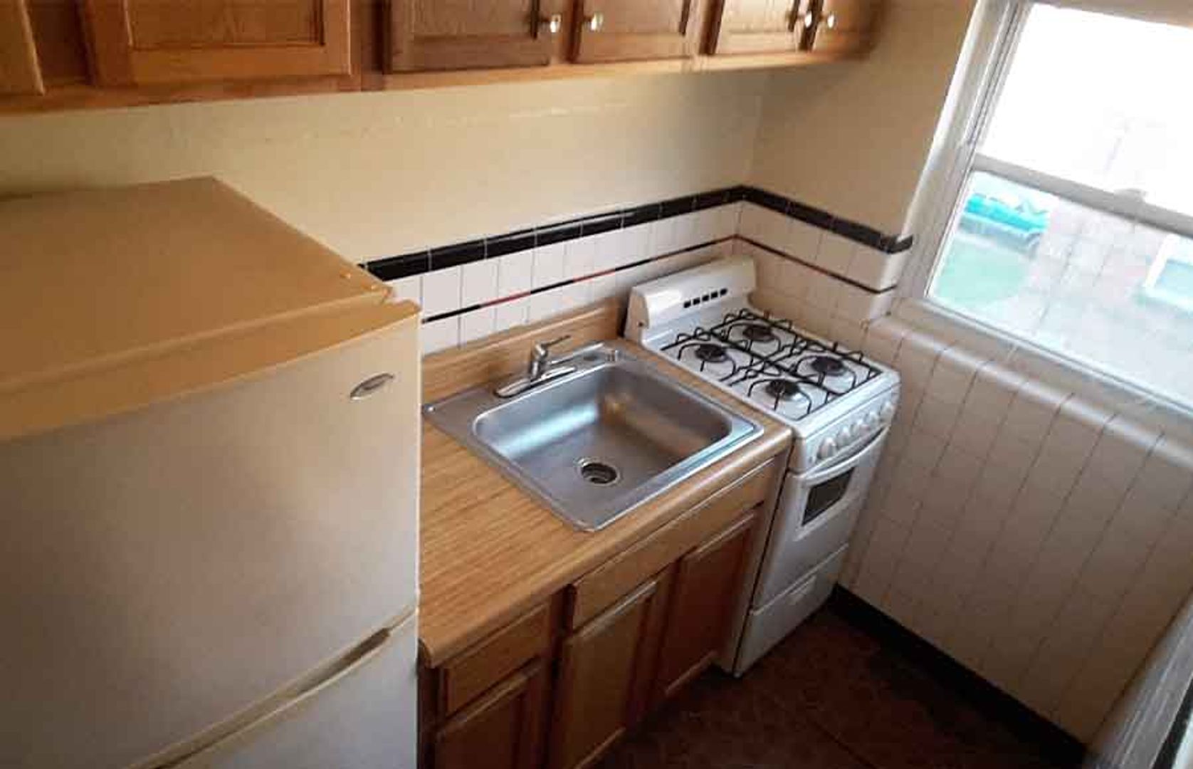 Cincinnati Apartment: 948 Ludlow Avenue