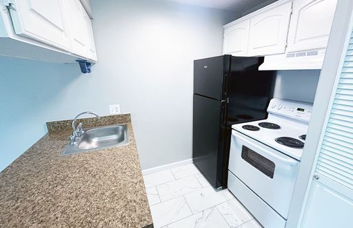 615 Lowell Ave #13 – photo 1